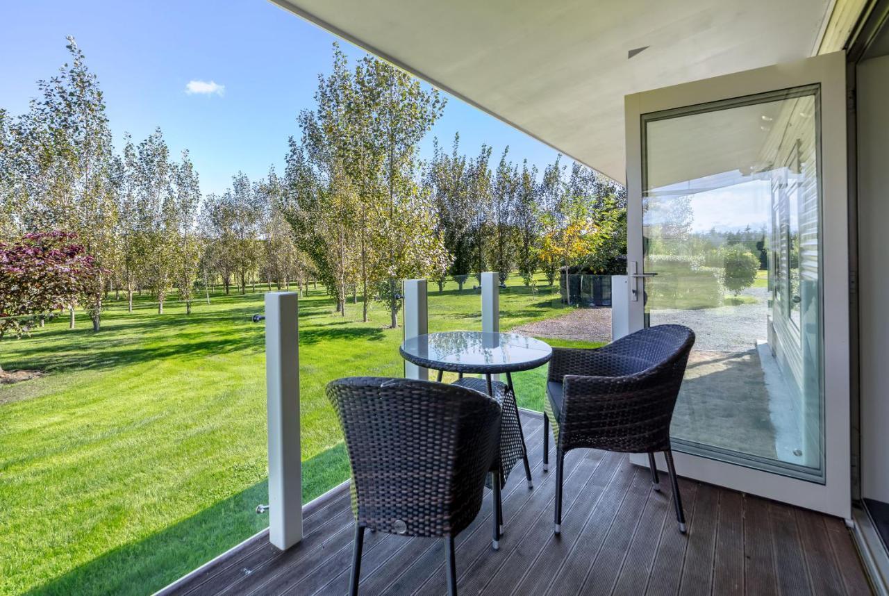 Paradise On Campbell Martinborough Extérieur photo